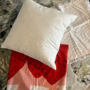 Marimekko Pillow Bundle – 2 Covers + 1 Insert (50x50 cm)